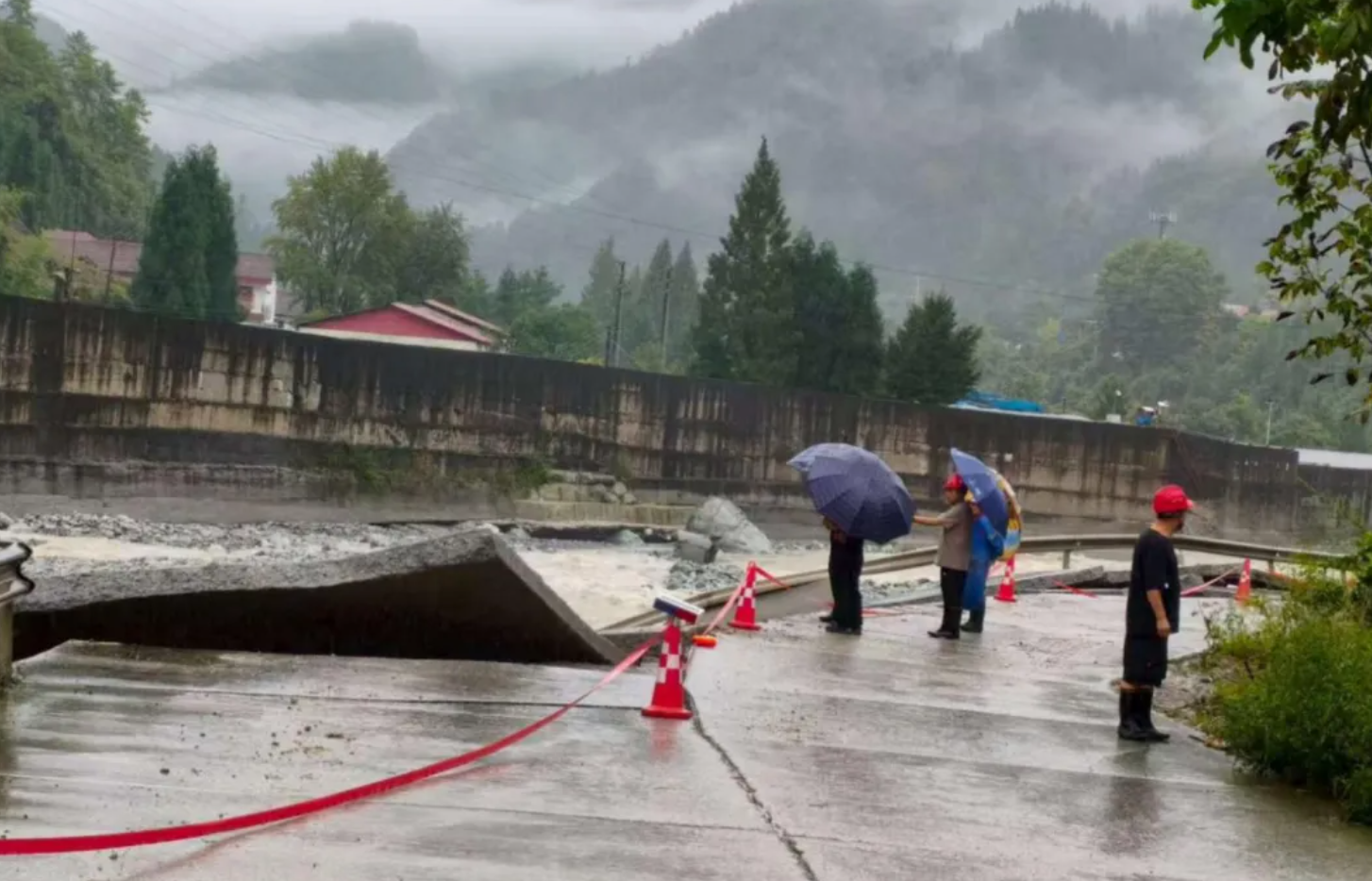 公司礦區啟動“三級防控”   守護礦區交通命脈